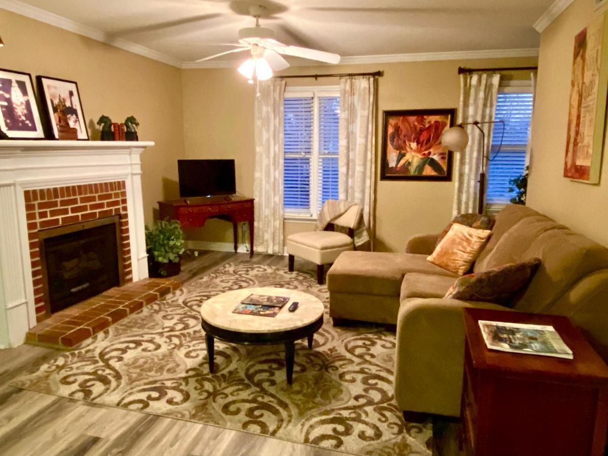 Trendy 2Bed 2 Bath Villa In The Village With King Bed Raleigh Exterior foto