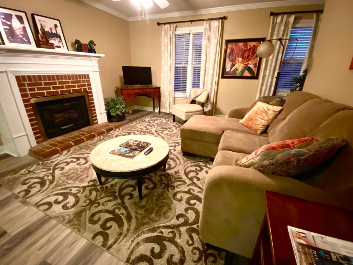 Trendy 2Bed 2 Bath Villa In The Village With King Bed Raleigh Exterior foto