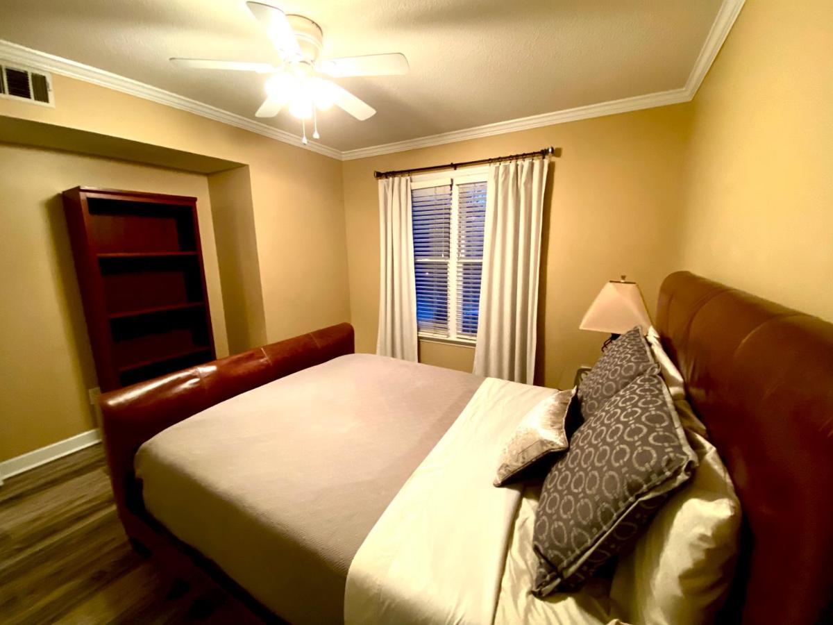 Trendy 2Bed 2 Bath Villa In The Village With King Bed Raleigh Exterior foto