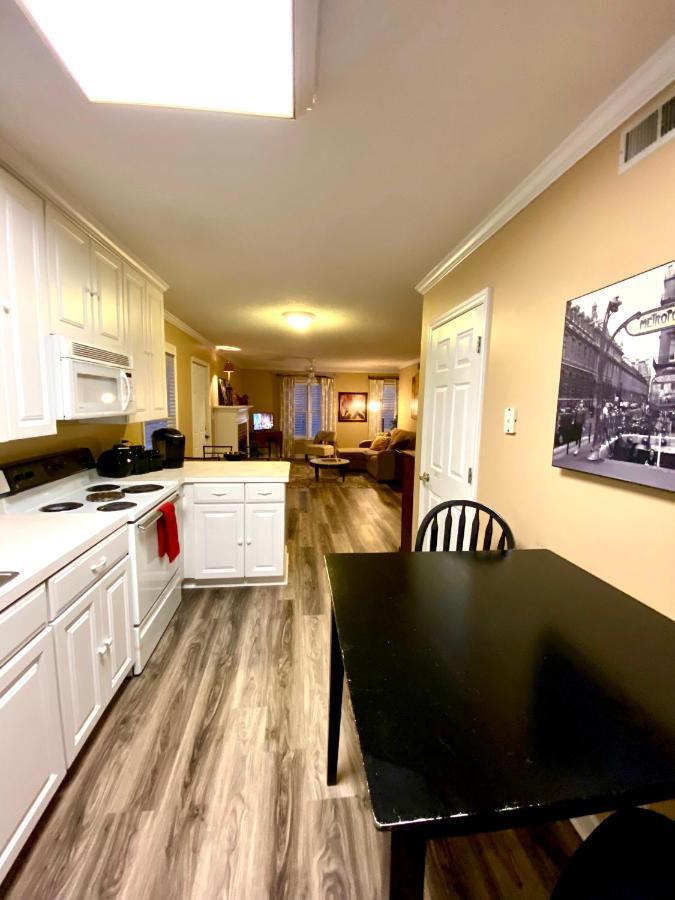 Trendy 2Bed 2 Bath Villa In The Village With King Bed Raleigh Exterior foto