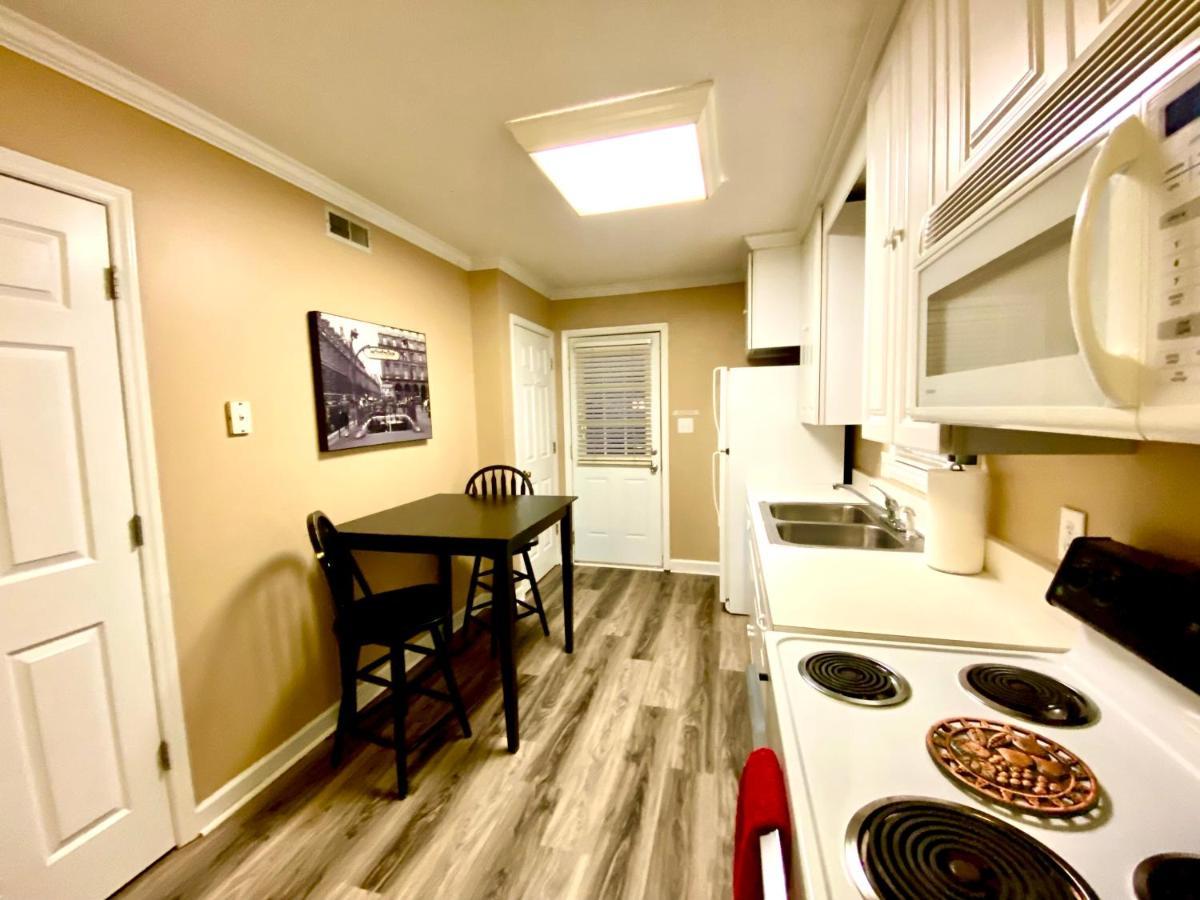 Trendy 2Bed 2 Bath Villa In The Village With King Bed Raleigh Exterior foto
