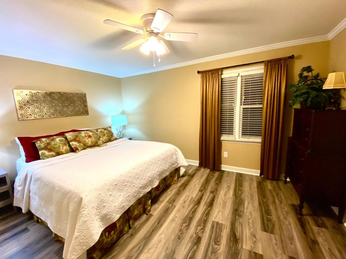 Trendy 2Bed 2 Bath Villa In The Village With King Bed Raleigh Exterior foto